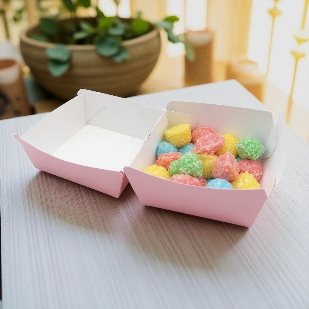 Box 376 is a spacious and sturdy paper container designed to hold burgers, sandwiches, and other fast food items securely.