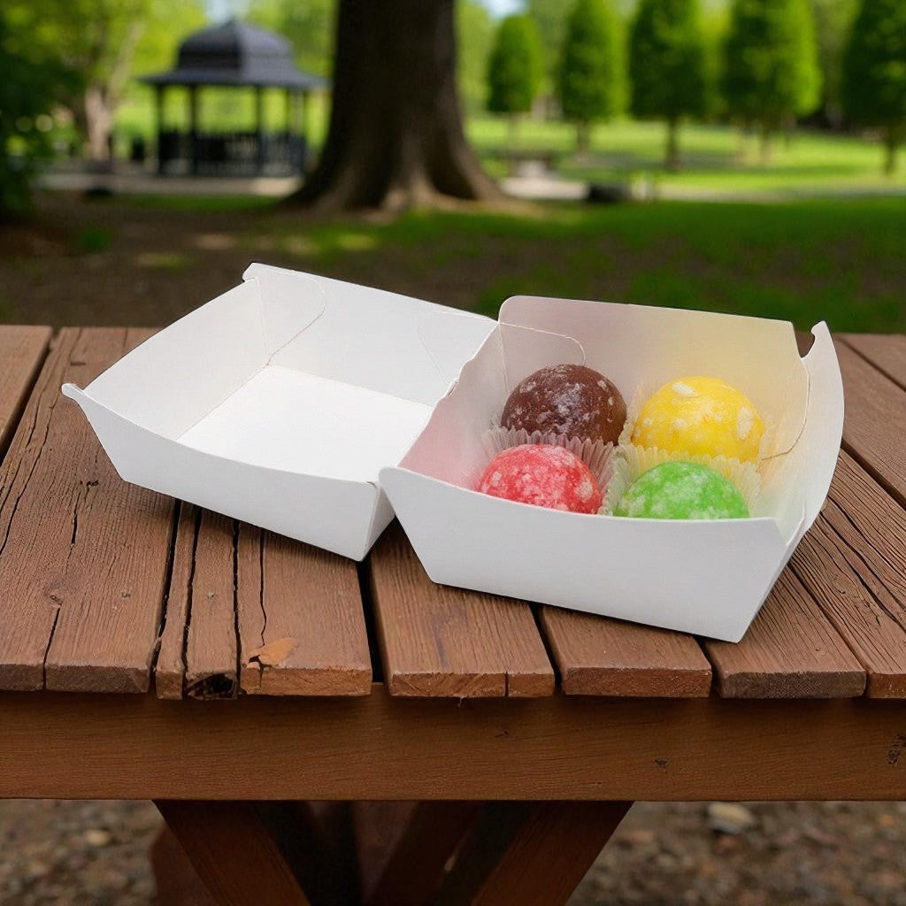 Box 376 is a spacious and sturdy paper container designed to hold burgers, sandwiches, and other fast food items securely.